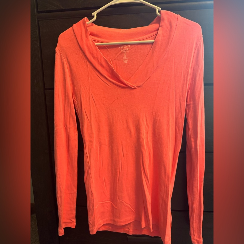 GAP Women's Neon Pink Long Sleeve Sweater